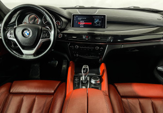 Подержанный автомобиль BMW X6 2018 года (12 фото)