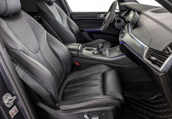 Подержанный автомобиль BMW X5 2020 года (24 фото)