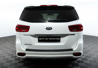Подержанный автомобиль Kia Carnival 2019 года (6 фото)