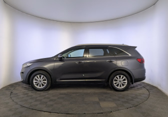 Подержанный автомобиль Kia Sorento 2019 года (8 фото)