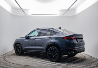 Подержанный автомобиль Geely Tugella 2023 года (7 фото)