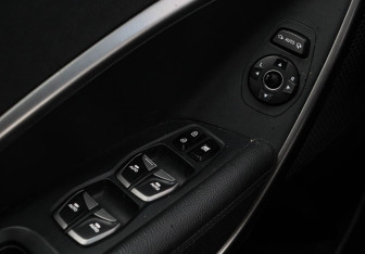 Подержанный автомобиль Hyundai Santa Fe 2012 года (15 фото)