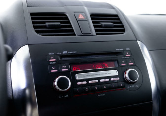 Подержанный автомобиль Suzuki SX4 Hatchback 2012 года (10 фото)