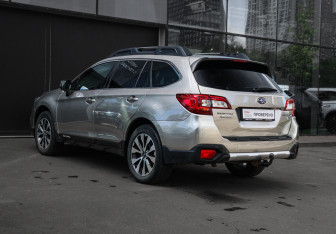 Подержанный автомобиль Subaru Outback Wagon 2016 года (6 фото)