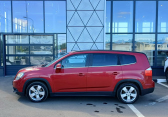 Подержанный автомобиль Chevrolet Orlando 2014 года (8 фото)