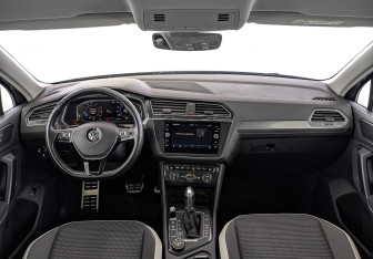 Подержанный автомобиль Volkswagen Tiguan 2019 года (14 фото)