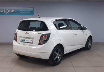 Подержанный автомобиль Chevrolet Aveo Hatchback 2013 года (5 фото)