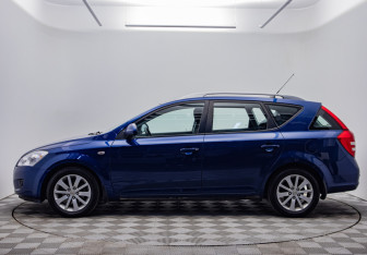 Подержанный автомобиль Kia Ceed Wagon 2009 года (8 фото)
