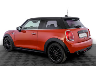 Подержанный автомобиль MINI Hatch 2019 года (7 фото)