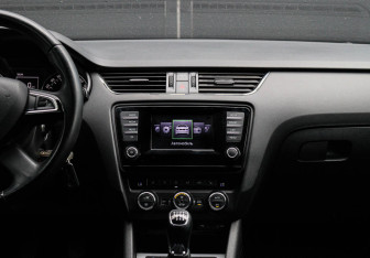 Подержанный автомобиль Skoda Octavia Liftback 2014 года (11 фото)