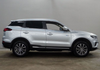 Подержанный автомобиль Geely Atlas Pro 2022 года (4 фото)