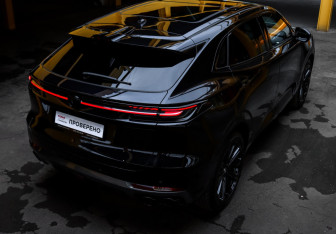 Подержанный автомобиль Changan UNI-K 2024 года (17 фото)