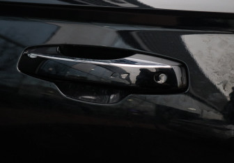 Подержанный автомобиль Geely Monjaro 2023 года (17 фото)