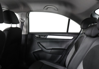 Подержанный автомобиль Skoda Rapid Liftback 2018 года (12 фото)