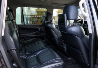 Подержанный автомобиль Lexus LX 2013 года (14 фото)