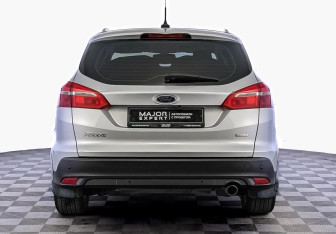 Подержанный автомобиль Ford Focus Wagon 2018 года (6 фото)