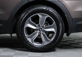 Подержанный автомобиль Hyundai Santa Fe 2014 года (6 фото)