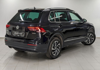 Подержанный автомобиль Volkswagen Tiguan 2018 года (5 фото)