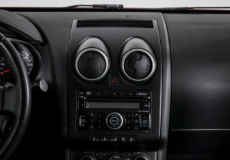 Подержанный автомобиль Nissan Qashqai 2007 года (13 фото)