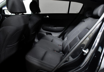 Подержанный автомобиль Kia Sportage 2016 года (11 фото)