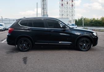 Подержанный автомобиль BMW X3 2010 года (4 фото)