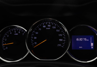 Подержанный автомобиль Renault Duster 2018 года (11 фото)