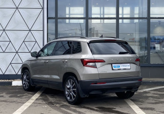 Подержанный автомобиль Skoda Karoq 2022 года (7 фото)