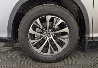 Подержанный автомобиль Lexus RX 2022 года (12 фото)
