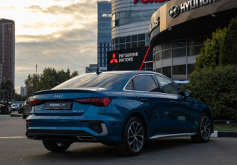 Подержанный автомобиль Audi A3 Sedan 2021 года (4 фото)