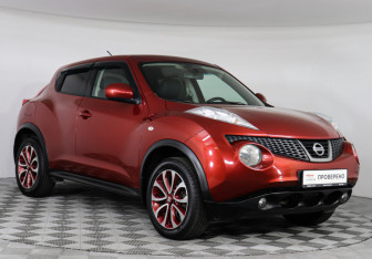 Подержанный автомобиль Nissan Juke 2014 года (3 фото)