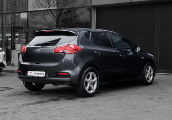Подержанный автомобиль Kia Ceed Hatchback 2013 года (5 фото)
