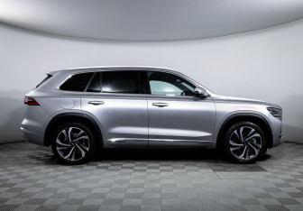 Подержанный автомобиль Geely Monjaro 2023 года (4 фото)