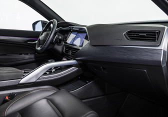 Подержанный автомобиль Geely Tugella 2024 года (15 фото)