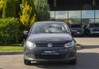 Подержанный автомобиль Volkswagen Polo Sedan 2014 года (2 фото)
