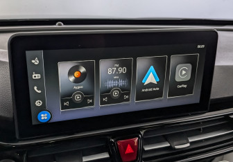 Подержанный автомобиль Москвич 3е 2023 года (26 фото)