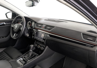 Подержанный автомобиль Skoda Superb Liftback 2016 года (13 фото)