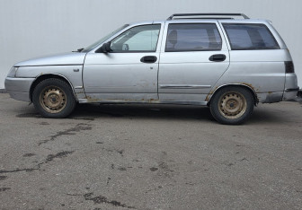 Подержанный автомобиль LADA (ВАЗ) 2111 2005 года (8 фото)