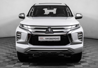 Подержанный автомобиль Mitsubishi Montero Sport 2021 года (2 фото)