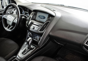 Подержанный автомобиль Ford Focus Hatchback 2016 года (9 фото)
