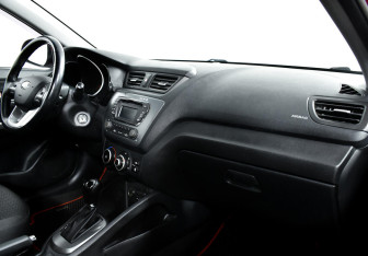 Подержанный автомобиль Kia Rio Hatchback 2014 года (7 фото)