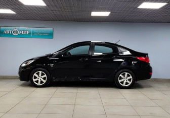 Подержанный автомобиль Hyundai Solaris Sedan 2012 года (8 фото)