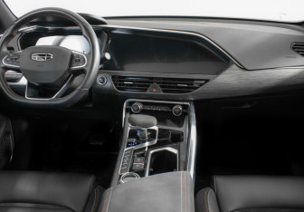 Подержанный автомобиль Geely Tugella 2022 года (11 фото)