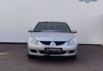 Подержанный автомобиль Mitsubishi Lancer Sedan 2005 года (2 фото)