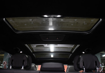 Подержанный автомобиль BMW X7 2021 года (21 фото)