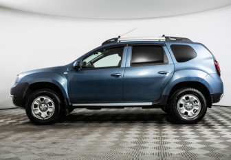 Подержанный автомобиль Renault Duster 2015 года (8 фото)