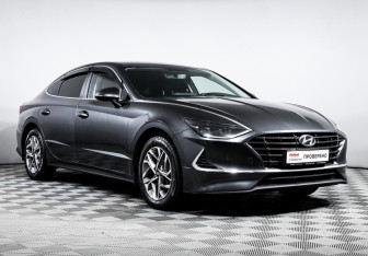 Подержанный автомобиль Hyundai Sonata 2021 года (3 фото)