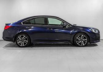 Подержанный автомобиль Subaru Legacy Sedan 2019 года (4 фото)