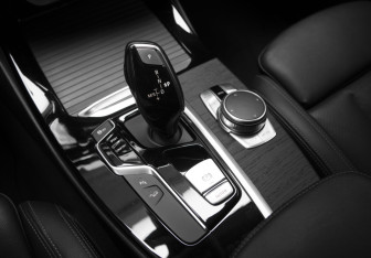 Подержанный автомобиль BMW X3 2017 года (20 фото)