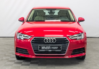 Подержанный автомобиль Audi A4 Sedan 2019 года (2 фото)