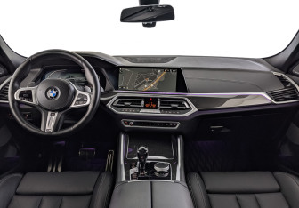 Подержанный автомобиль BMW X6 2021 года (14 фото)